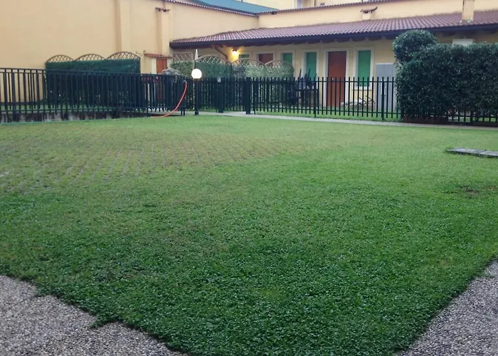 La Casa Di Davide Con Giardino E Garage Verona