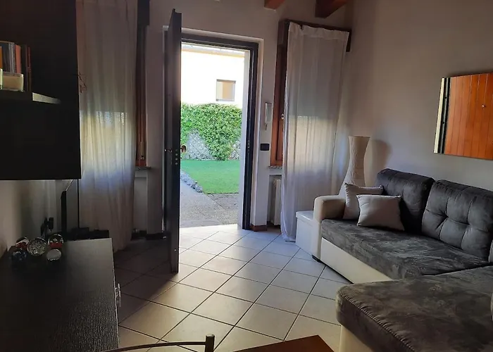 La Casa Di Davide Con Giardino E Garage Verona