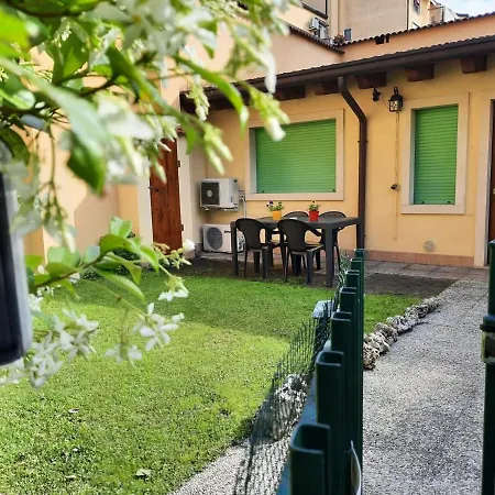Lägenhet La Casa Di Davide Con Giardino E Garage Verona