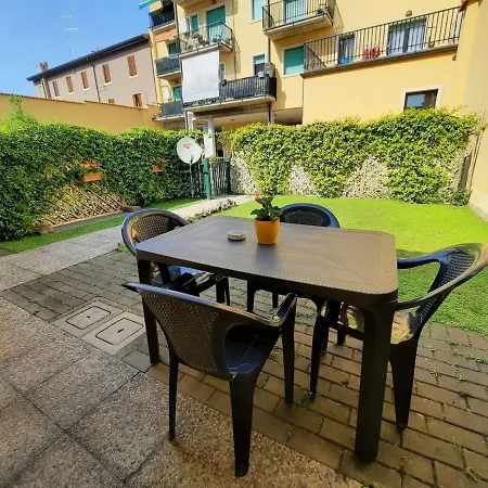 La Casa Di Davide Con Giardino E Garage