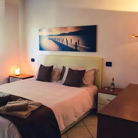 Lägenhet La Casa Di Davide Con Giardino E Garage *