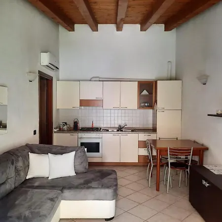 La Casa Di Davide Con Giardino E Garage