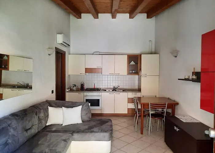 La Casa Di Davide Con Giardino E Garage