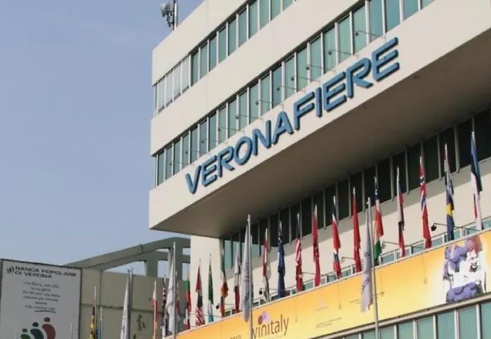 La Casa Di Davide Con Giardino E Garage דירה *