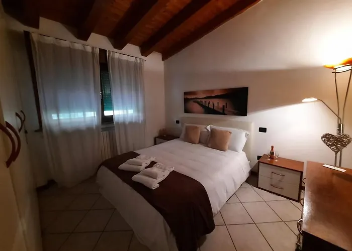 La Casa Di Davide Con Giardino E Garage דירה ורונה